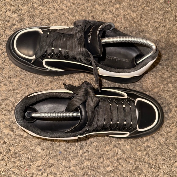 Alexander McQueen Men's Black and White Sneakers